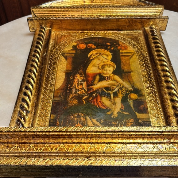Antique ornate gold frame print of the Madonna and child - Picture 7 of 12